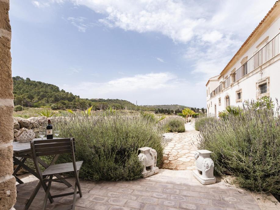 Bramasole Charming House Hotel Comiso Buitenkant foto