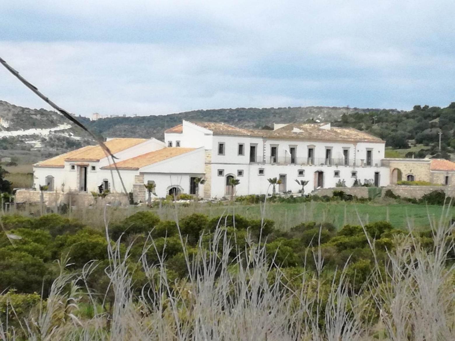 Bramasole Charming House Hotel Comiso Buitenkant foto